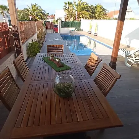 Nature 38 , Piscina , Aire Acondicionado , Barbacoa Y Parquing Privado Holiday home Riumar